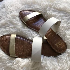 Gorgeous new white and gold espadrilles!